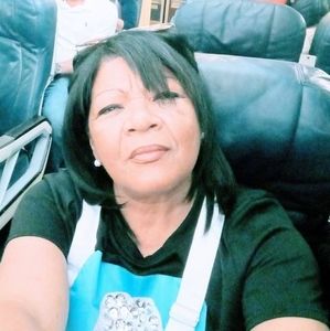 Meet your Posher, Zoila